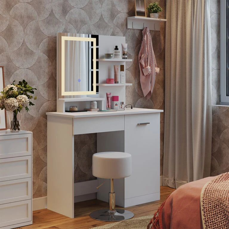 Titelseite -Möbel Store m6234 hw 04 ol 768x768 1